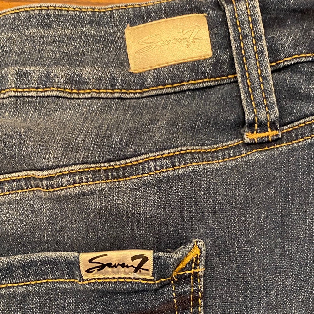 Seven7 Dark Blue Denim Skirt, Coral Floral Embroidery SZ 14 - Picture 10 of 10
